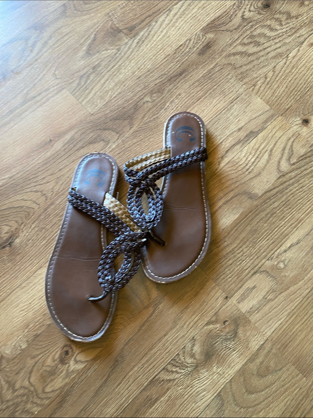 Braided Brown Leather Toe-Loop Sandals